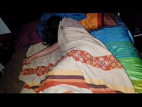 ❤️ Pasierb besztający swoją młodą macochę, gdy ta śpi. ❤ Anal porn at us ❌❤
