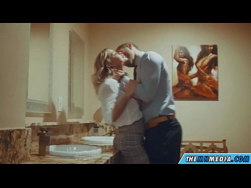 ❤️ Kiedy biuściasta blondynka uwodzi cię w publicznej toalecie ❤ Anal porn at us ❌❤